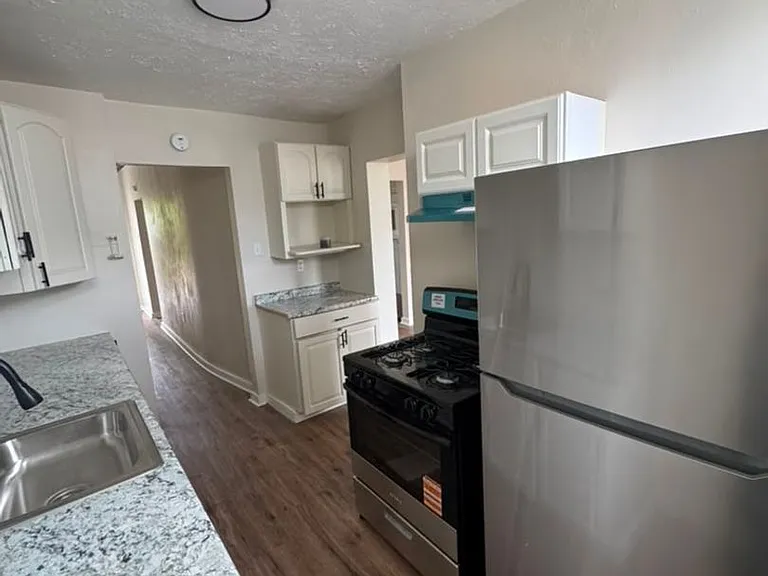 1124 Race St — Photo 9