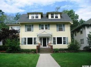 1040 Wilbert Rd, Lakewood, OH 44107