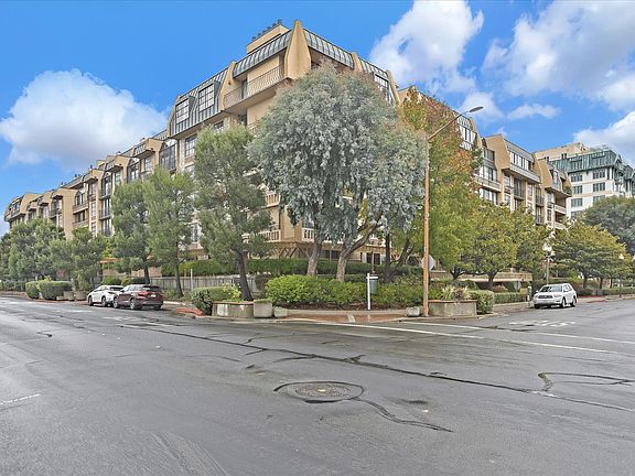 4th image of 555 Laurel Ave APT 310