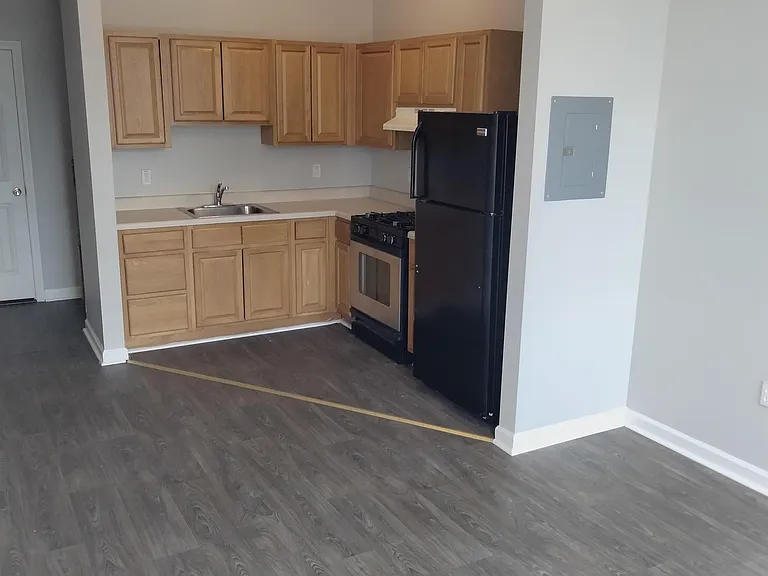 588-612 E Main St #592-B — Photo 1