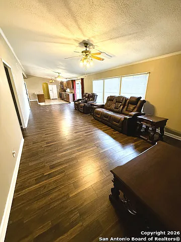 212 Thornton Ln — Photo 11