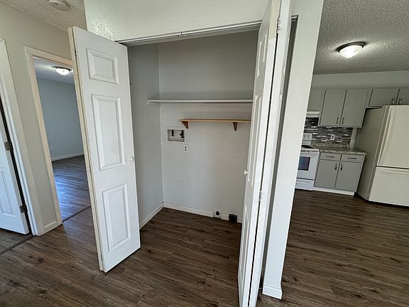 5th image of 2045 Bunting Ave #4