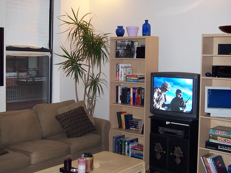 Living room layout design ... tube T.V.? (in 2007)