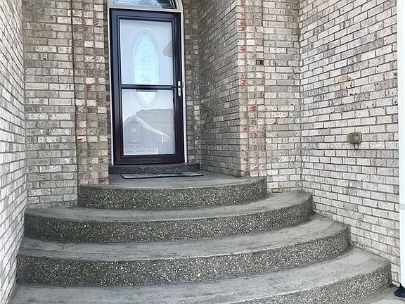 2nd image of 234 London Sq