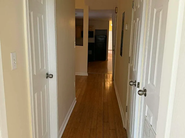1928 W Diamond St #2 — Photo 6