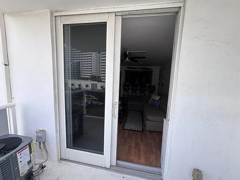 336 N Birch Rd #8D — Photo 9