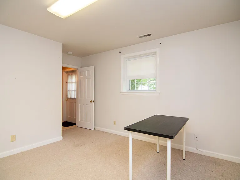 1313 Grove Rd — Photo 36