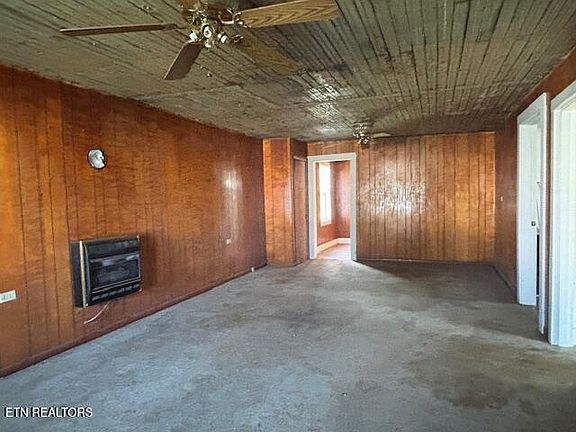 3rd image of 123 Groves Rd