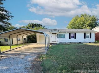 305 E Elm St, Skiatook, OK 74070