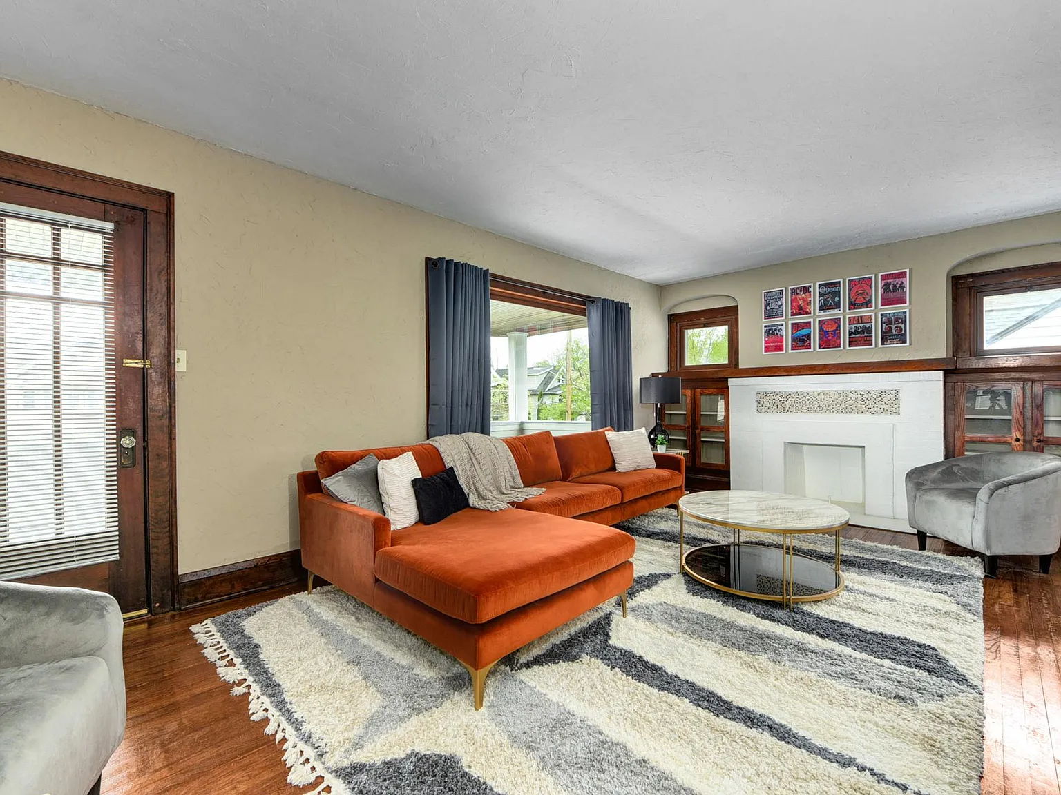 2 bed, 1200 sqft, $2,700 — Photo 3