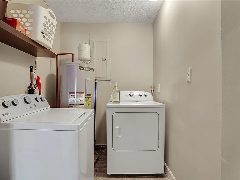 720 Dixon St — Photo 20