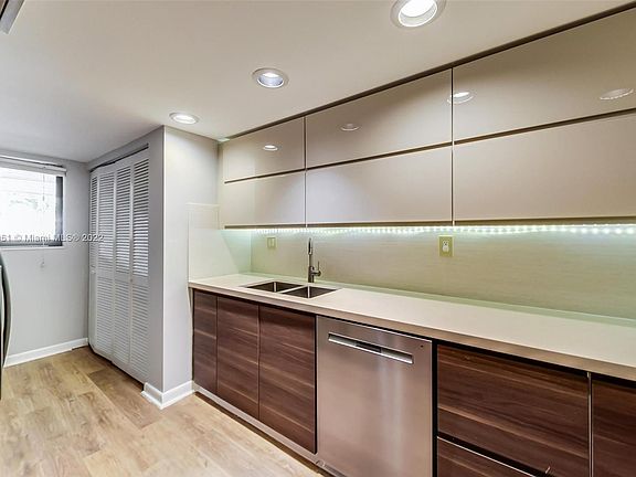 3rd image of 2600 Cardena St APT 14