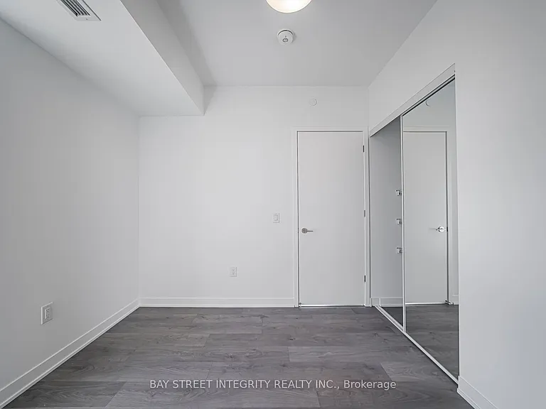 10 Oak St #903 — Photo 25