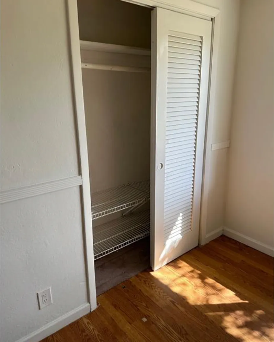2 bed, 1100 sqft, $2,200 — Photo 2