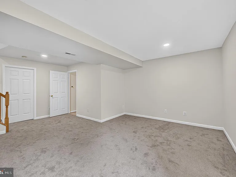 15044 Gaffney Cir — Photo 35