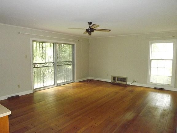5th image of 4770 Hallbrook Dr