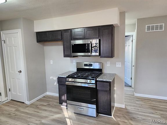 5th image of 3203 Newell Dr