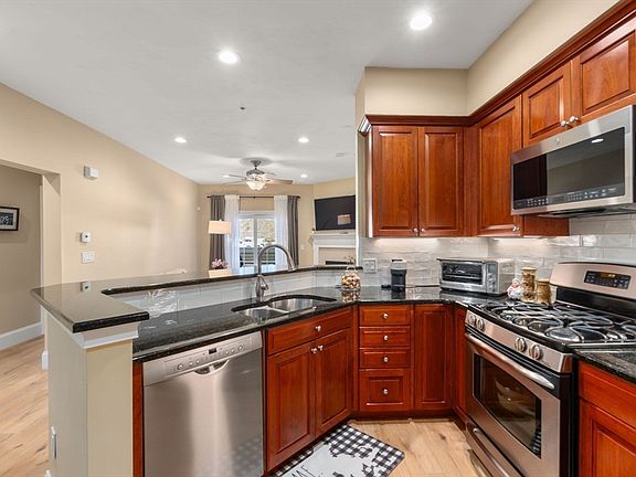 5th image of 2109 Davenport Ave #2109