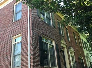 8820 Mansion View Ct, Vienna, VA 22182