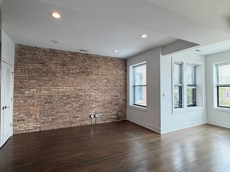 2020 N Spaulding Ave #3 — Photo 5