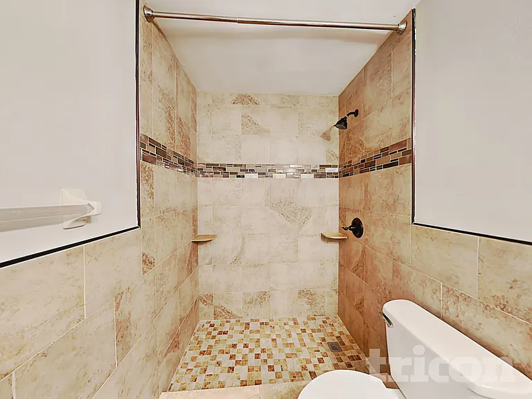 1115 Hardwood Dr — Photo 9