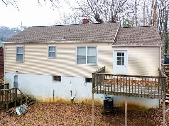 3rd image of 2968 Ashley St