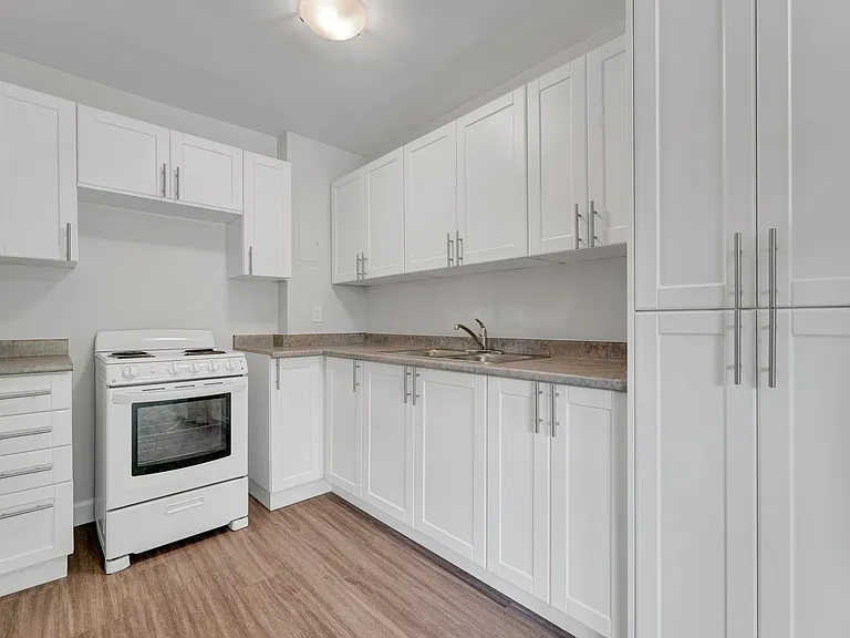 1211 Huron St — Photo 9