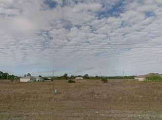 914 Columbus Blvd, Lehigh Acres, FL 33974