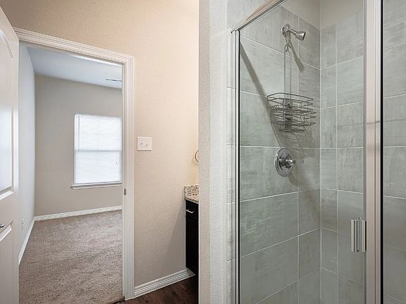 2nd image of 2705 Vine Ct #2705
