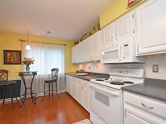 5th image of 13 Providence Dr APT 170