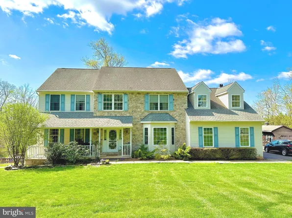 214 Hollowbush Ln, Perkiomenville, PA 18074