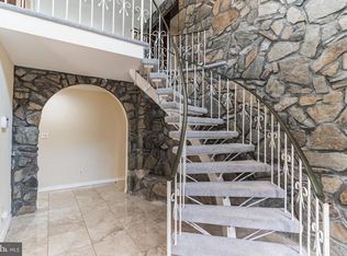 6 Carlton Rd, Cherry Hill, NJ 08034