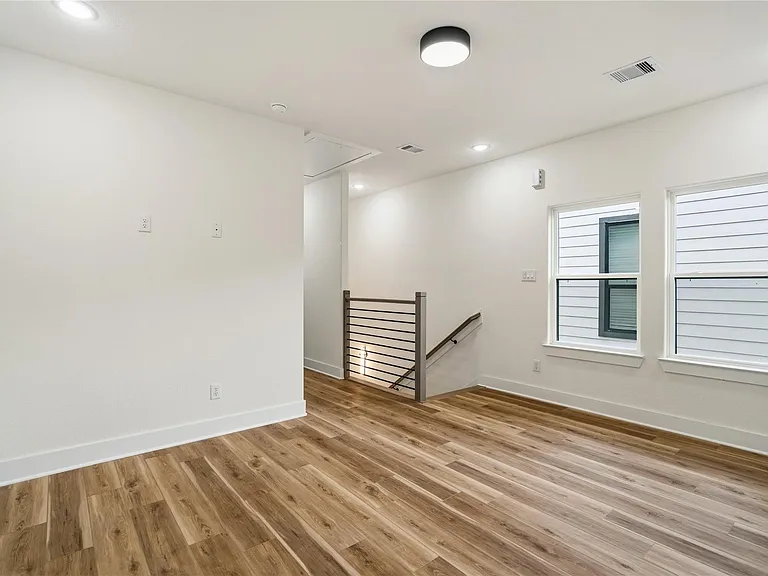 4661 Phlox St #B — Photo 10