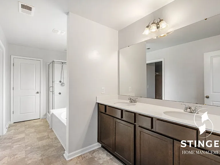 21 Chestnut St — Photo 28
