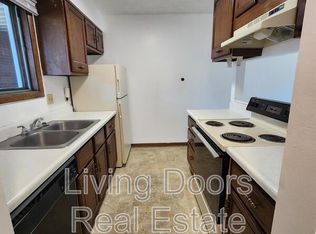 1215 A St #2, Lincoln, NE 68502