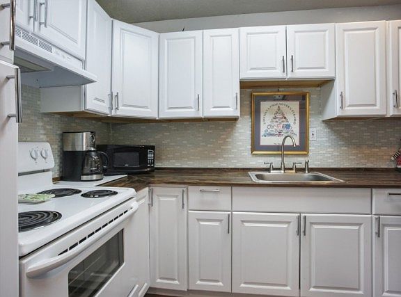 4th image of 1020 W McNeese St APT 7J