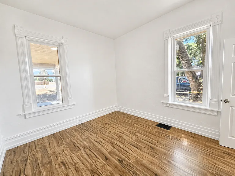13224 S Redwood Rd — Photo 13