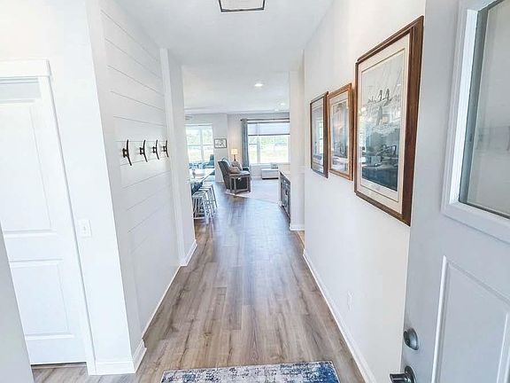 4th image of 29282 Kenwood Way