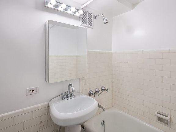 4th image of 5 Tudor City Pl APT 1015
