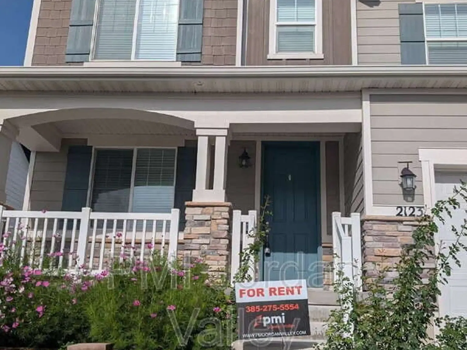 2123 N Wallflower Drive — Photo 3