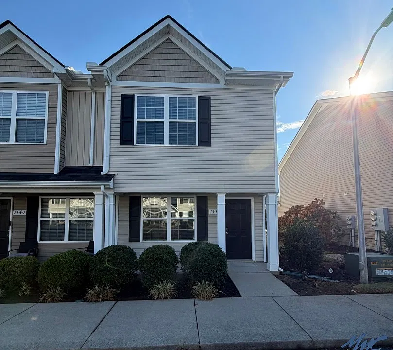 1438 Orange Ct