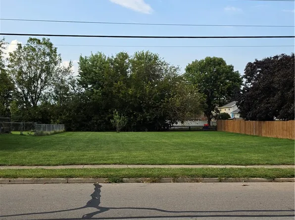 203 Shaw Rd, Englewood, OH 45322