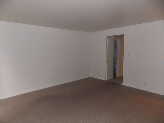 3rd image of 5671 Maplewood Dr