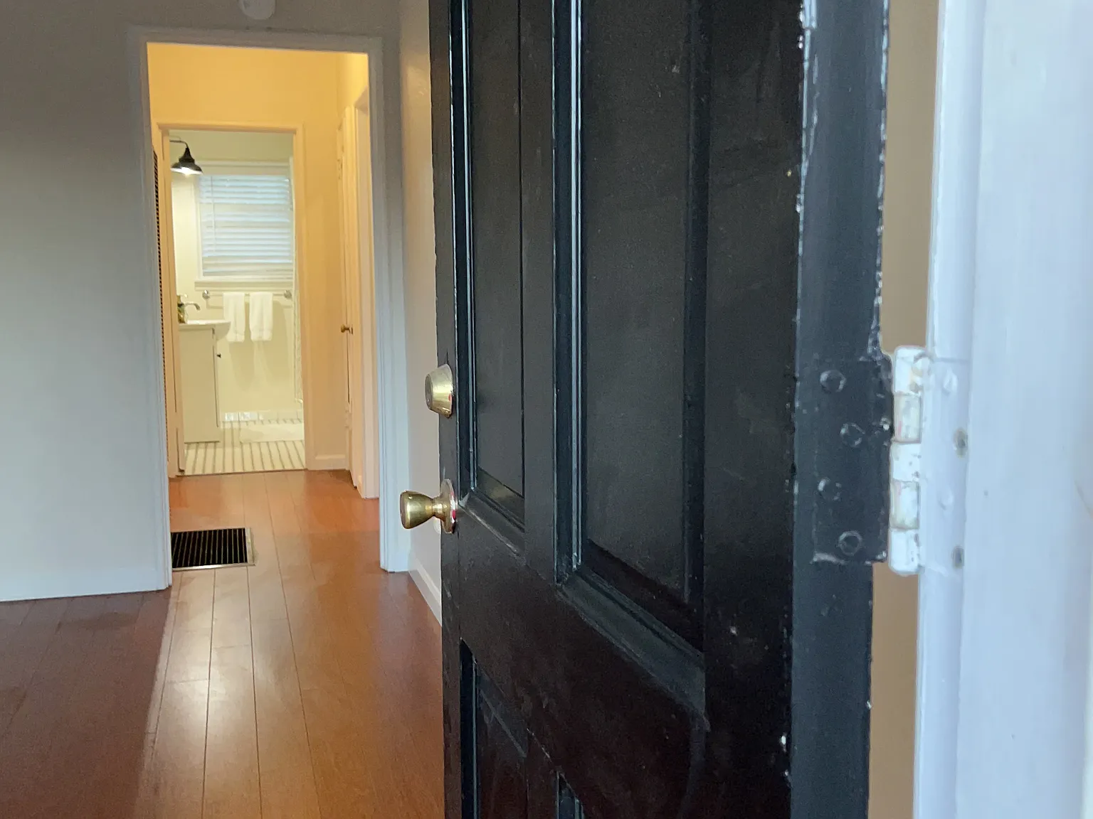 1 bed, 700 sqft, $1,880 — Photo 2