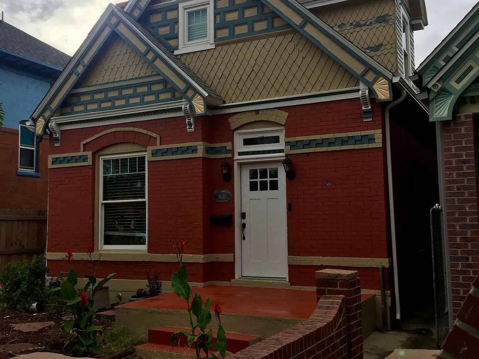 3 bed, 2400 sqft, $4,500 — Photo 2