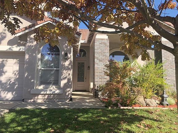 2nd image of 2645 Macon Dr