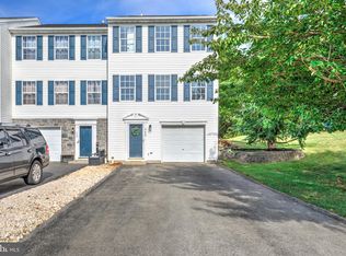 445 Charles Cir, York, PA 17406