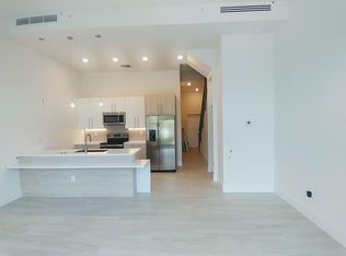 813 NW 45th Ter, Plantation, FL 33317