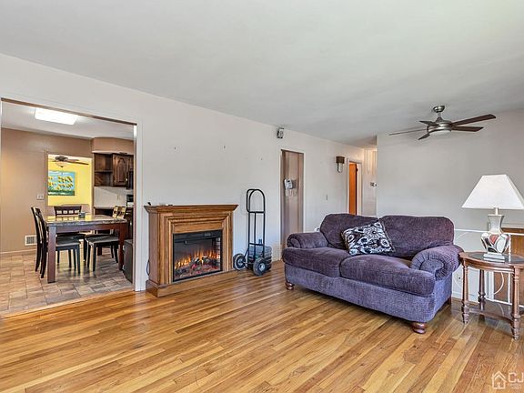 4th image of 266 Saint James Pl