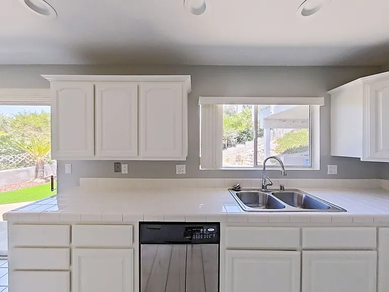 617 E Avenida San Juan — Photo 7